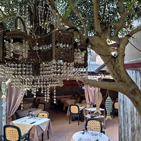 Frasca Oda ve Kahvaltı 3*